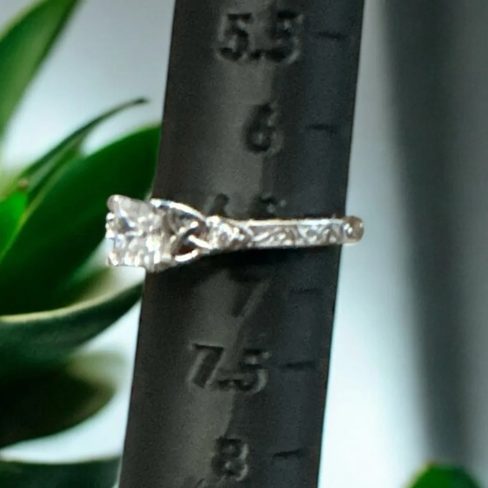 Elegant 925 Sterling Silver Ring with‎ Princess Cut CZ Stone size 6.5